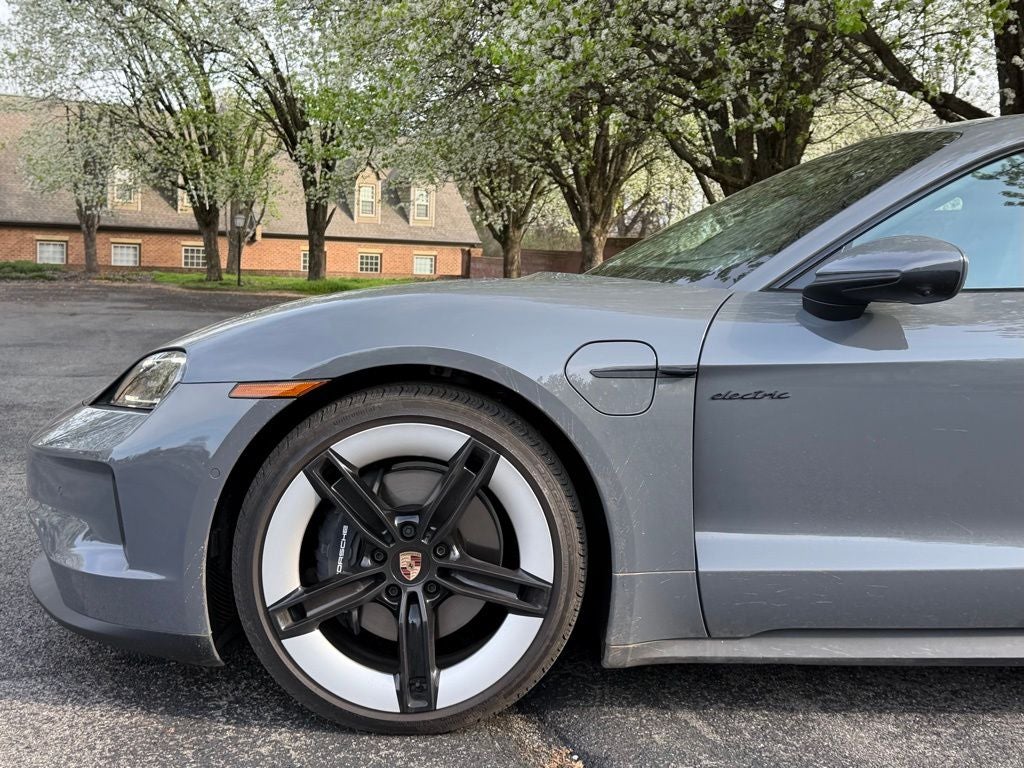2025 Porsche Taycan 4