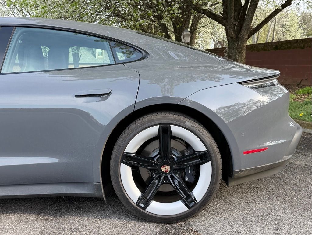 2025 Porsche Taycan 4