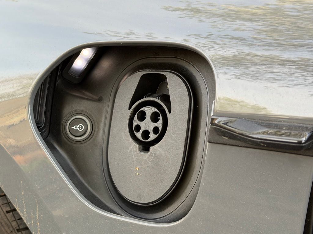 2025 Porsche Taycan 4