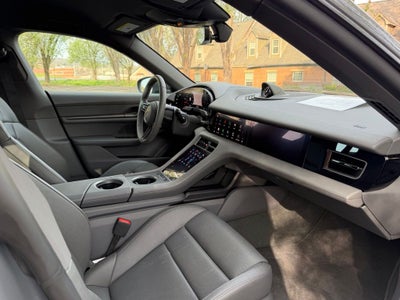 2025 Porsche Taycan 4