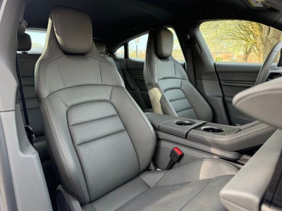 2025 Porsche Taycan 4