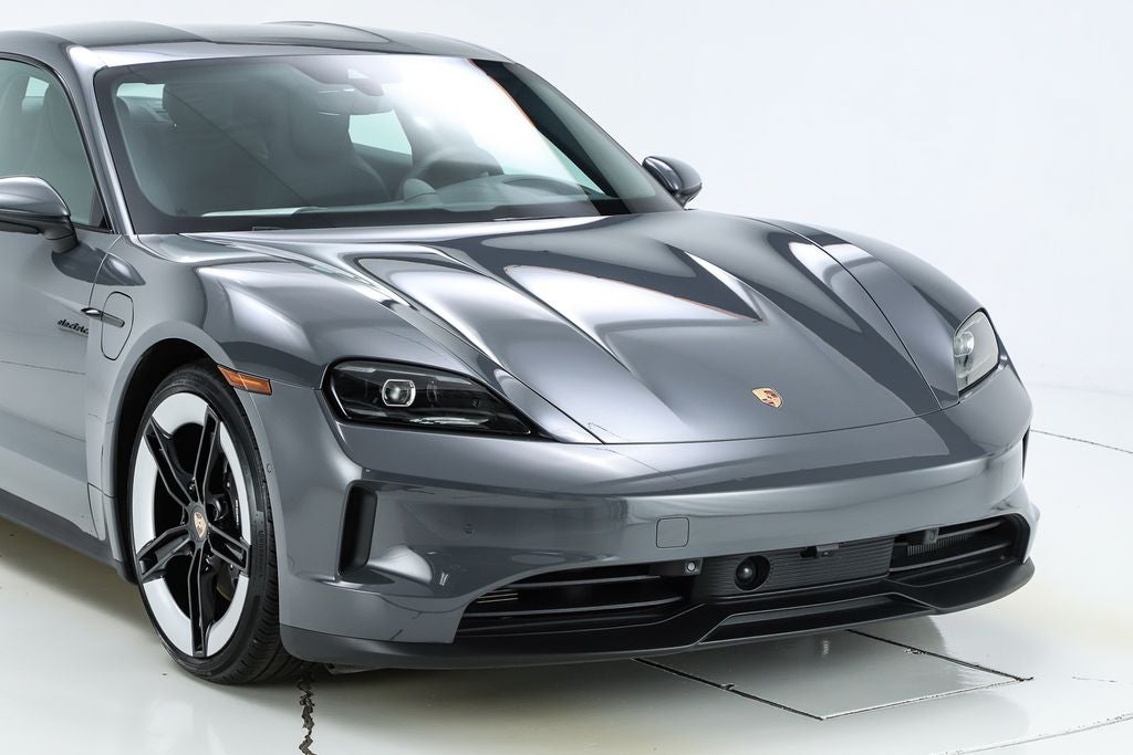2025 Porsche Taycan 4