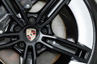 2025 Porsche Taycan 4