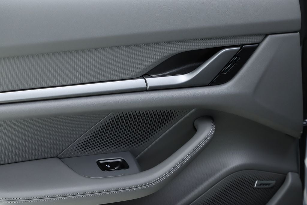 2025 Porsche Taycan 4