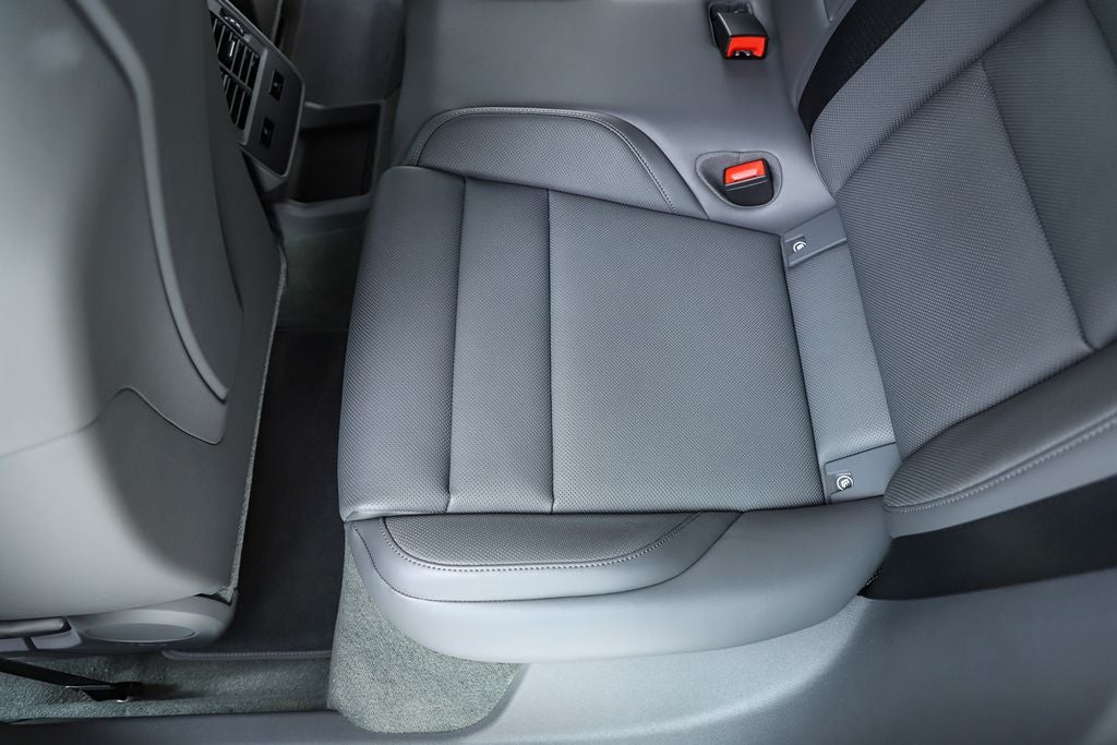 2025 Porsche Taycan 4