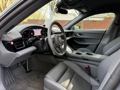 2025 Porsche Taycan 4