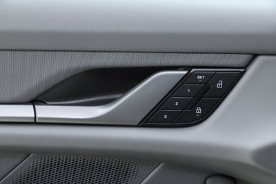 2025 Porsche Taycan 4