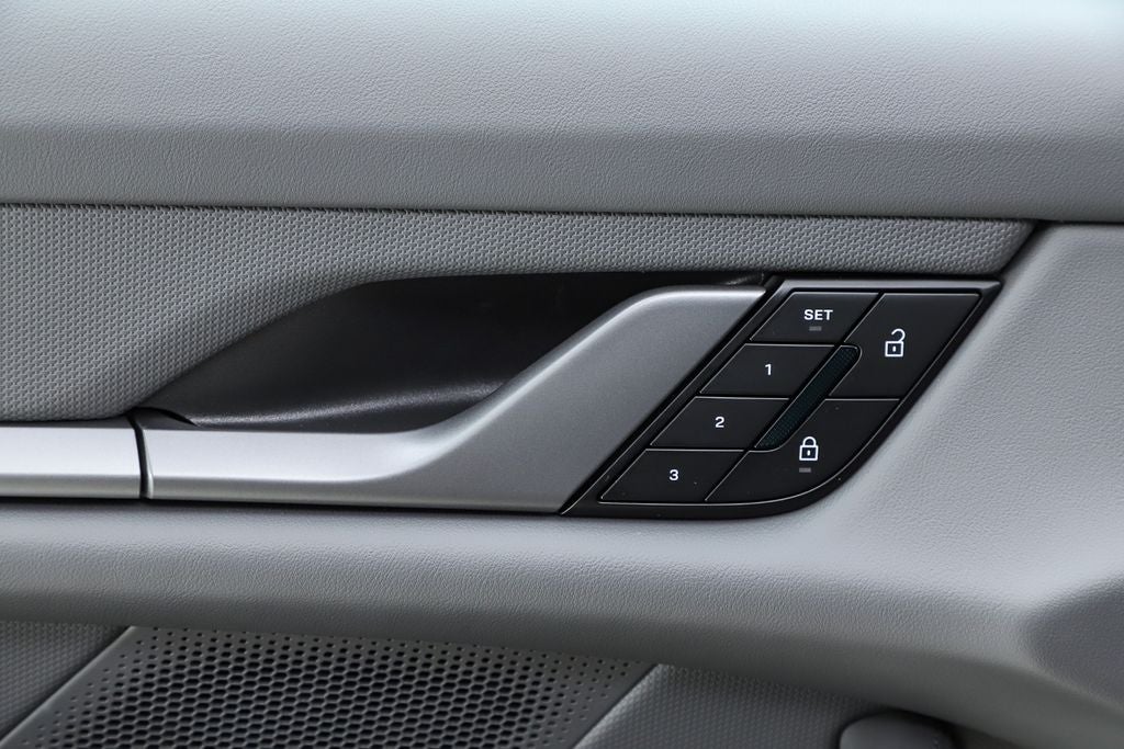 2025 Porsche Taycan 4