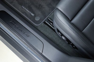 2025 Porsche Taycan 4