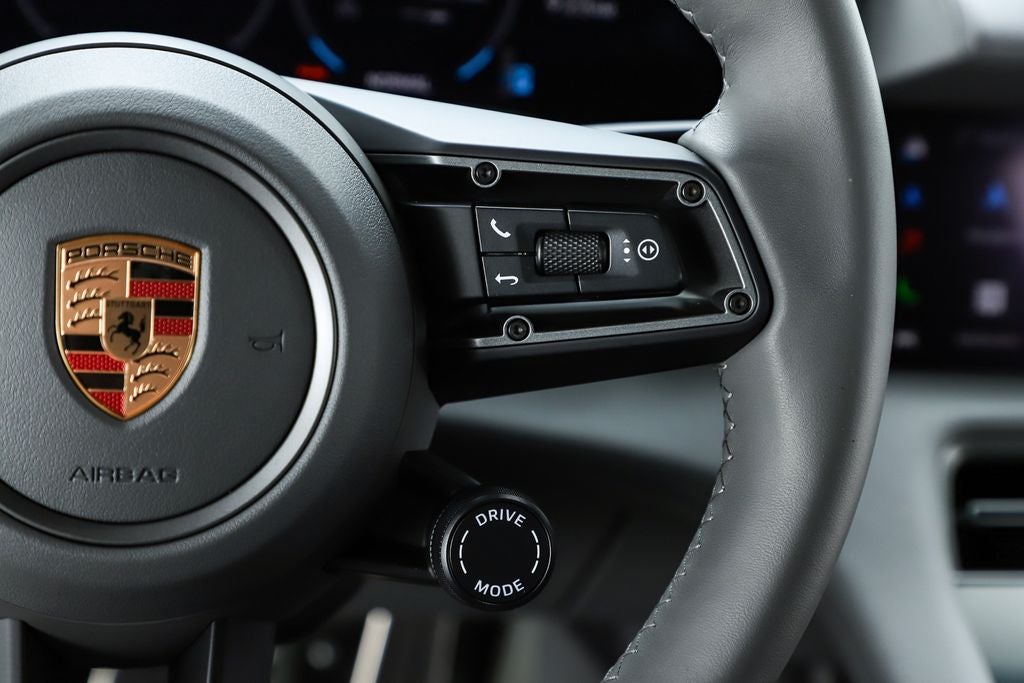 2025 Porsche Taycan 4