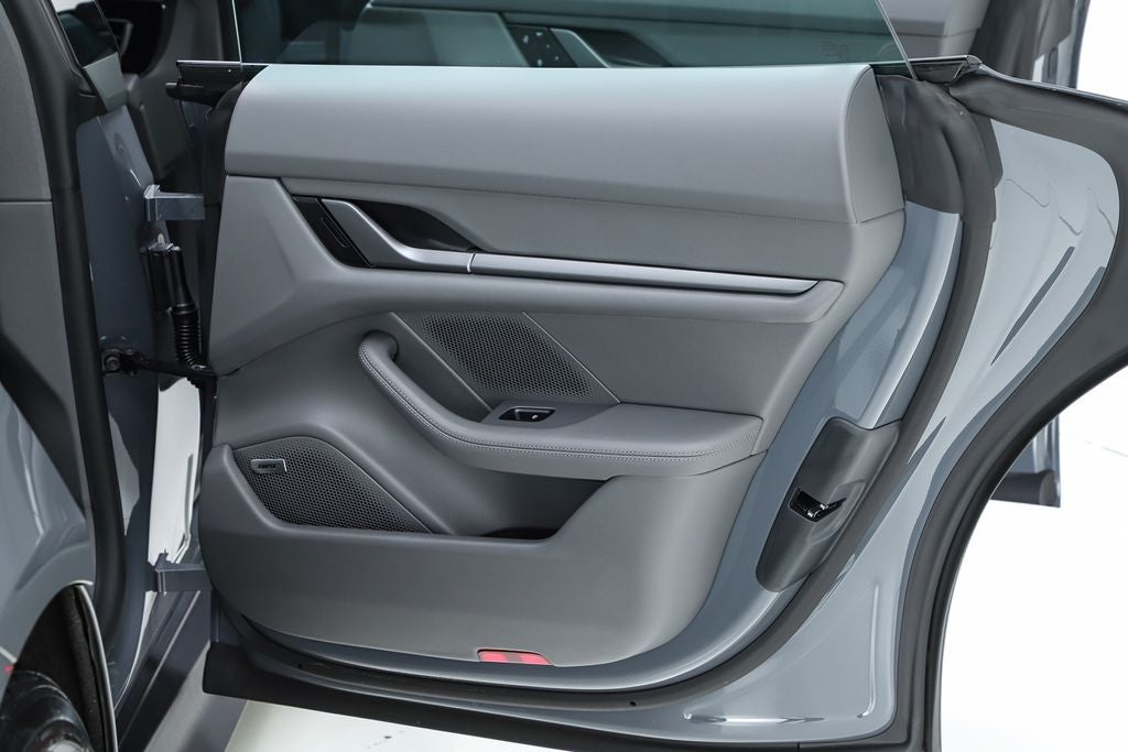 2025 Porsche Taycan 4