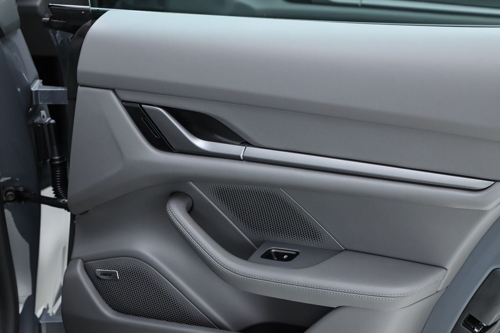 2025 Porsche Taycan 4