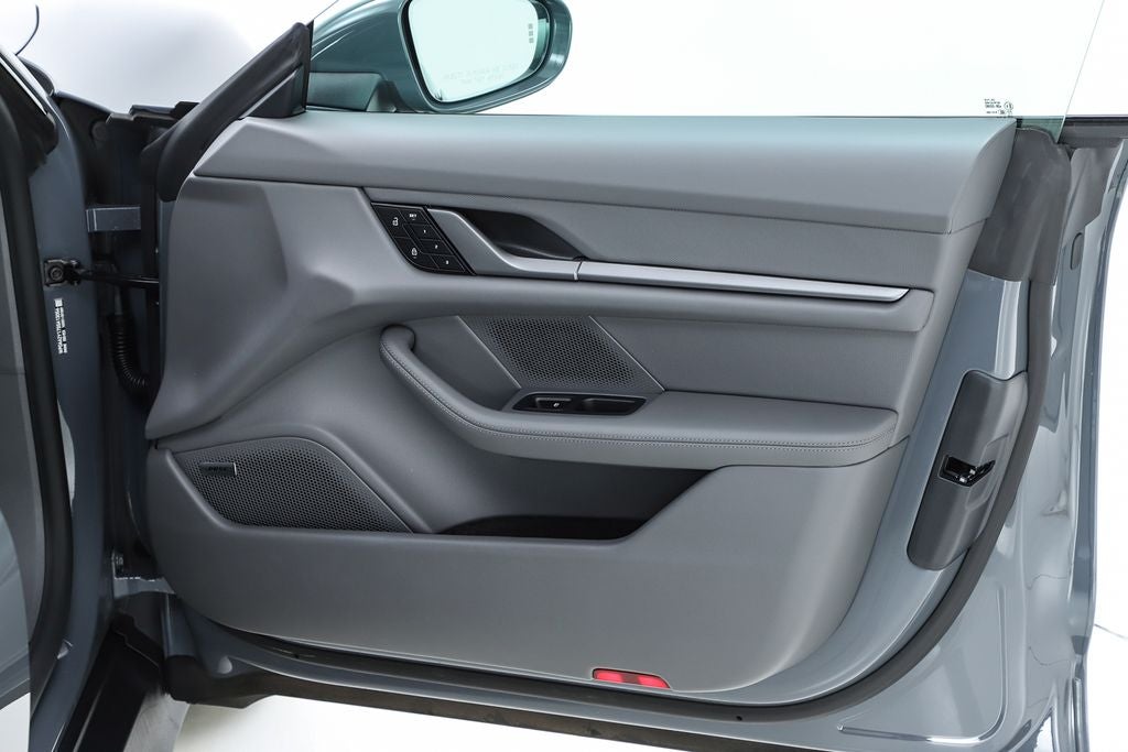 2025 Porsche Taycan 4