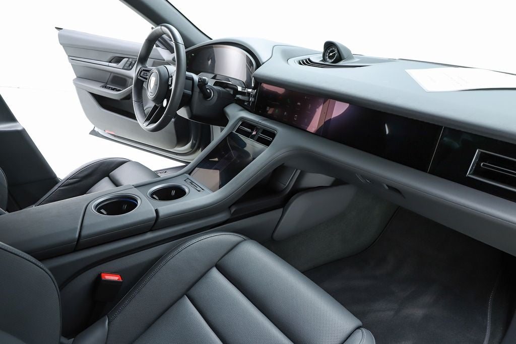 2025 Porsche Taycan 4