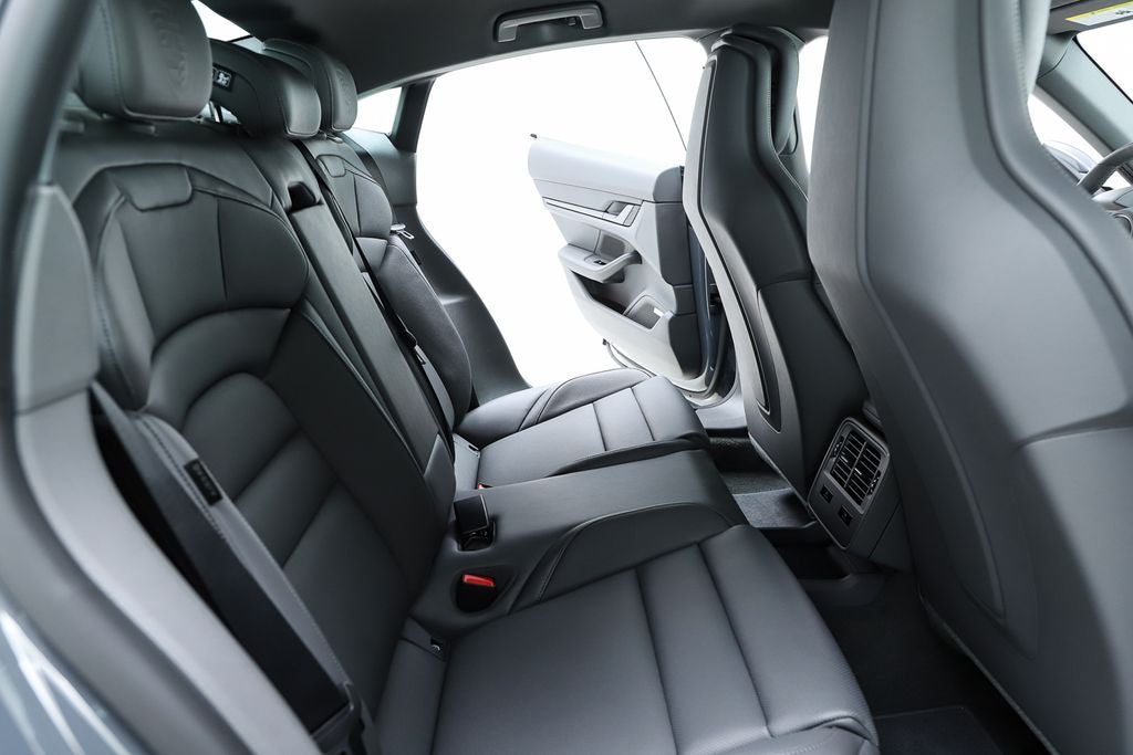 2025 Porsche Taycan 4