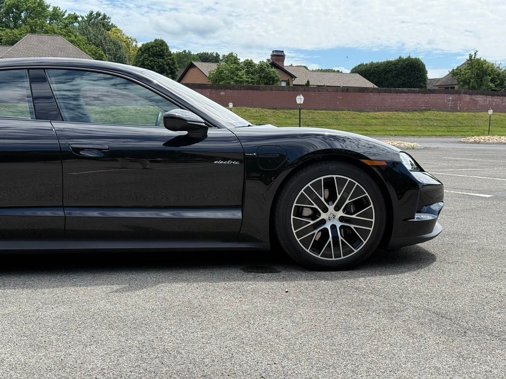 2026 Porsche Taycan 4