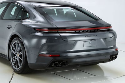 2025 Porsche Panamera 4