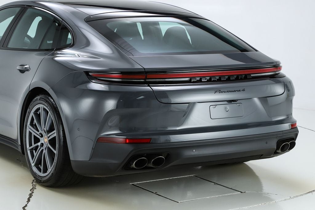 2025 Porsche Panamera 4