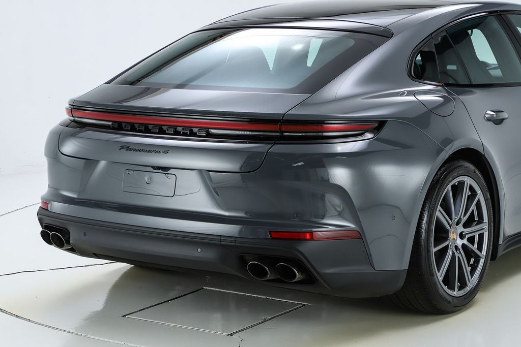 2025 Porsche Panamera 4