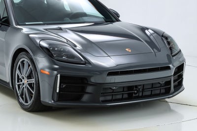 2025 Porsche Panamera 4