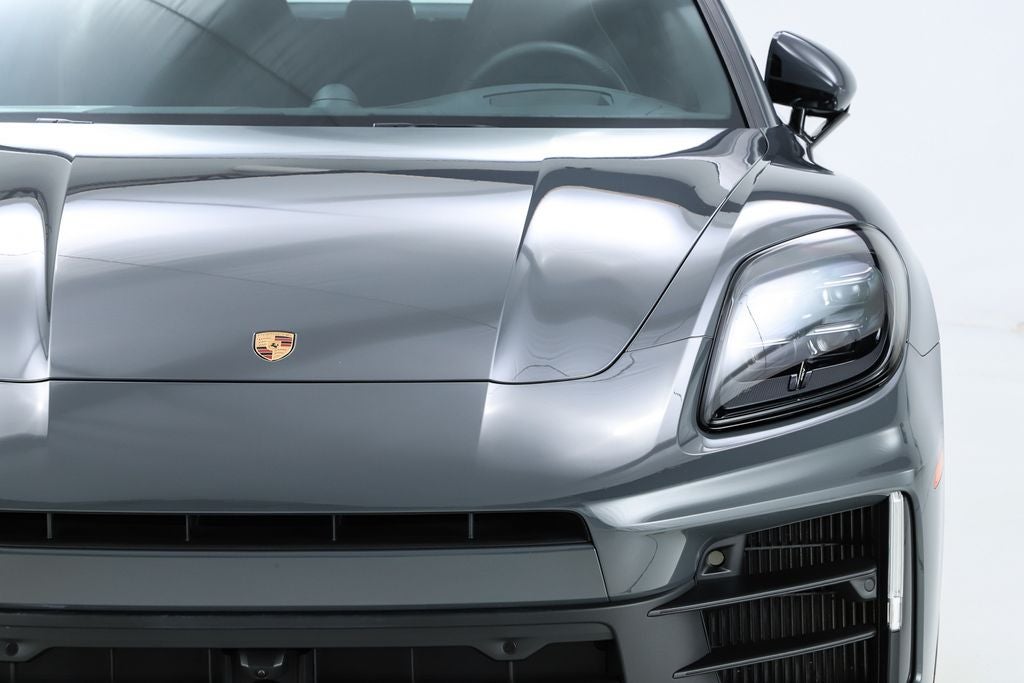 2025 Porsche Panamera 4