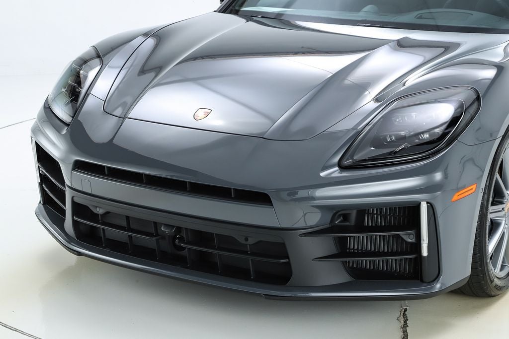 2025 Porsche Panamera 4