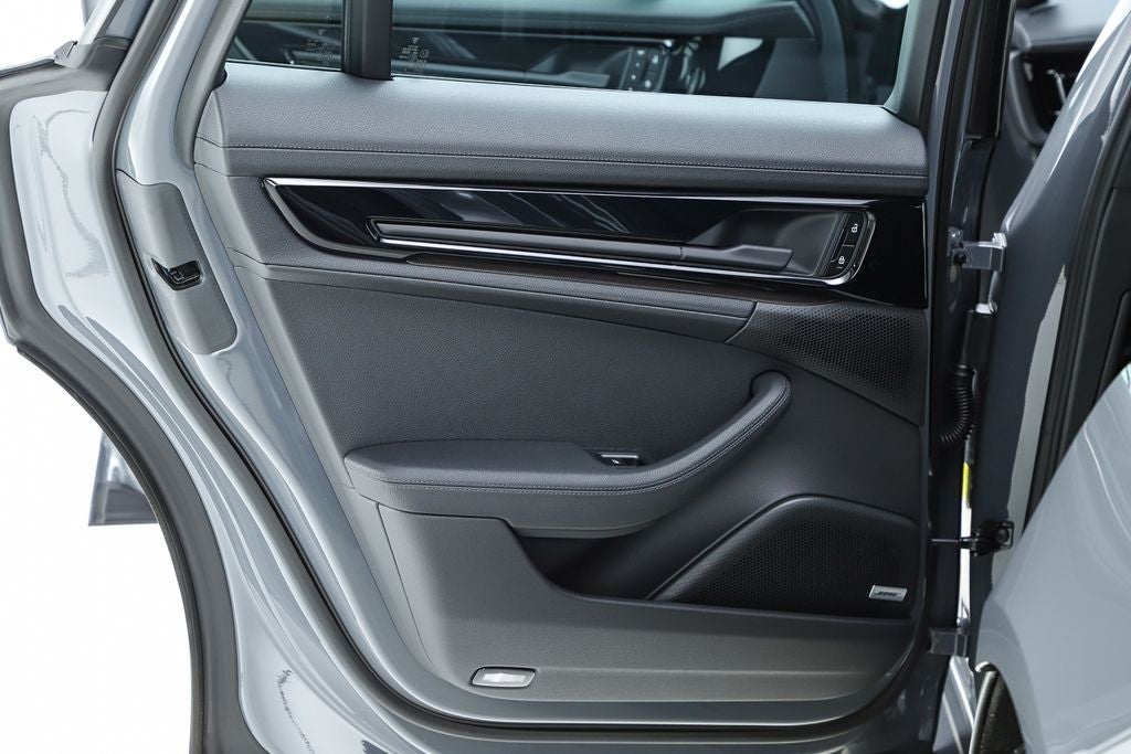2025 Porsche Panamera 4