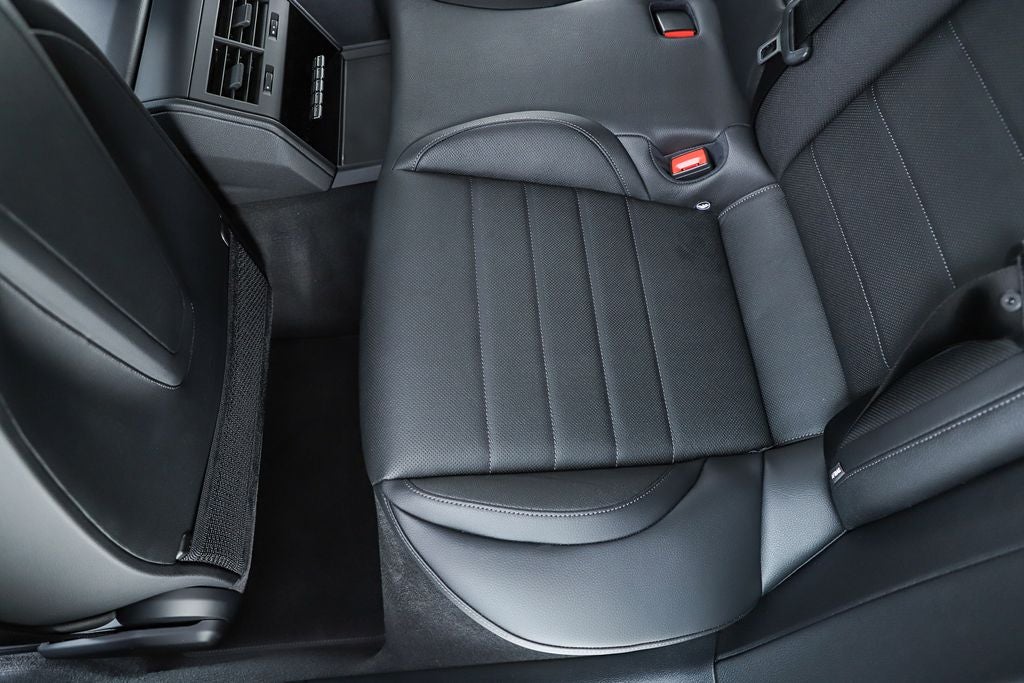 2025 Porsche Panamera 4