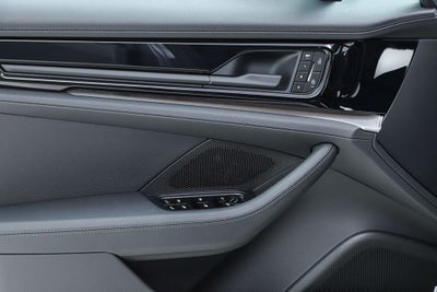 2025 Porsche Panamera 4