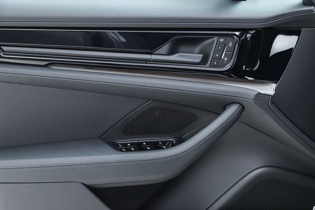 2025 Porsche Panamera 4