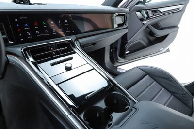 2025 Porsche Panamera 4
