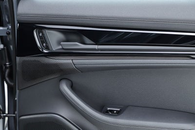 2025 Porsche Panamera 4