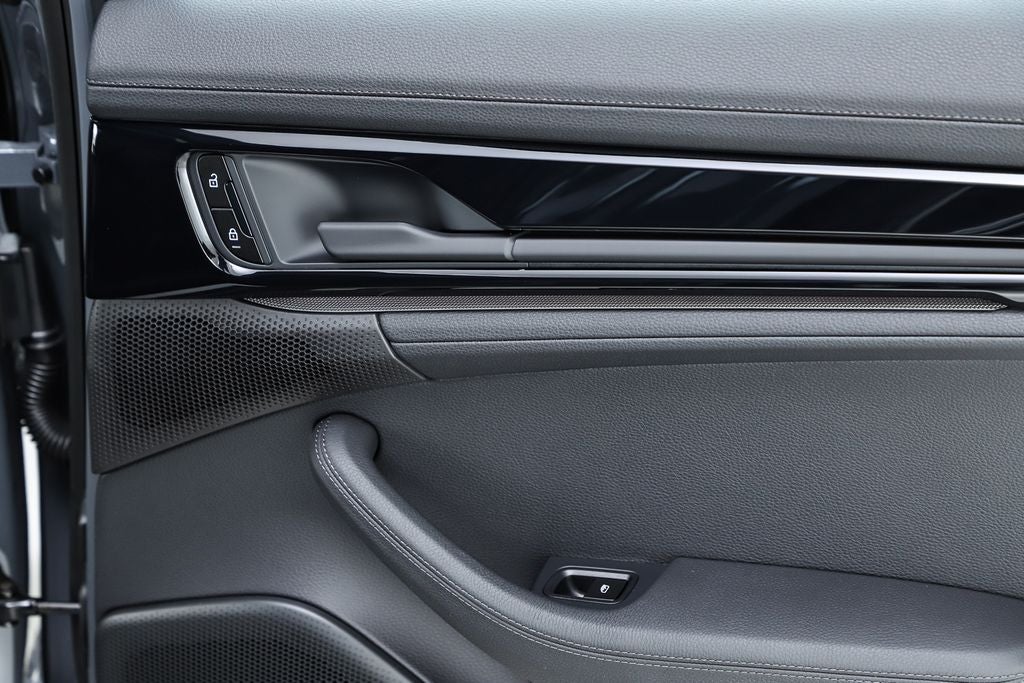 2025 Porsche Panamera 4