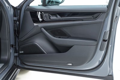 2025 Porsche Panamera 4