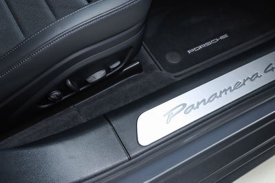 2025 Porsche Panamera 4
