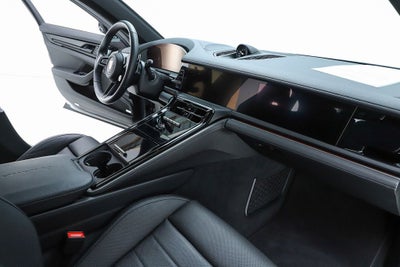 2025 Porsche Panamera 4