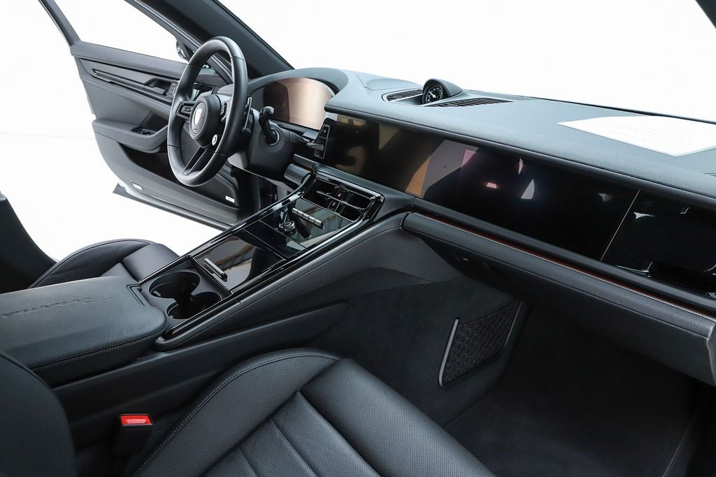 2025 Porsche Panamera 4