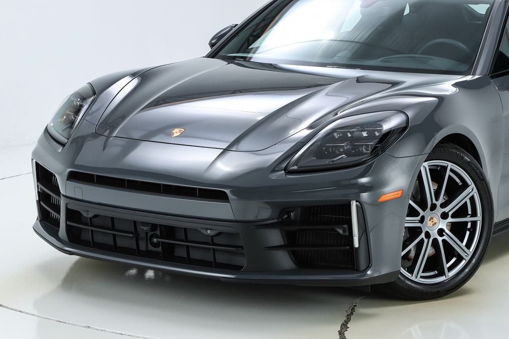 2025 Porsche Panamera 4