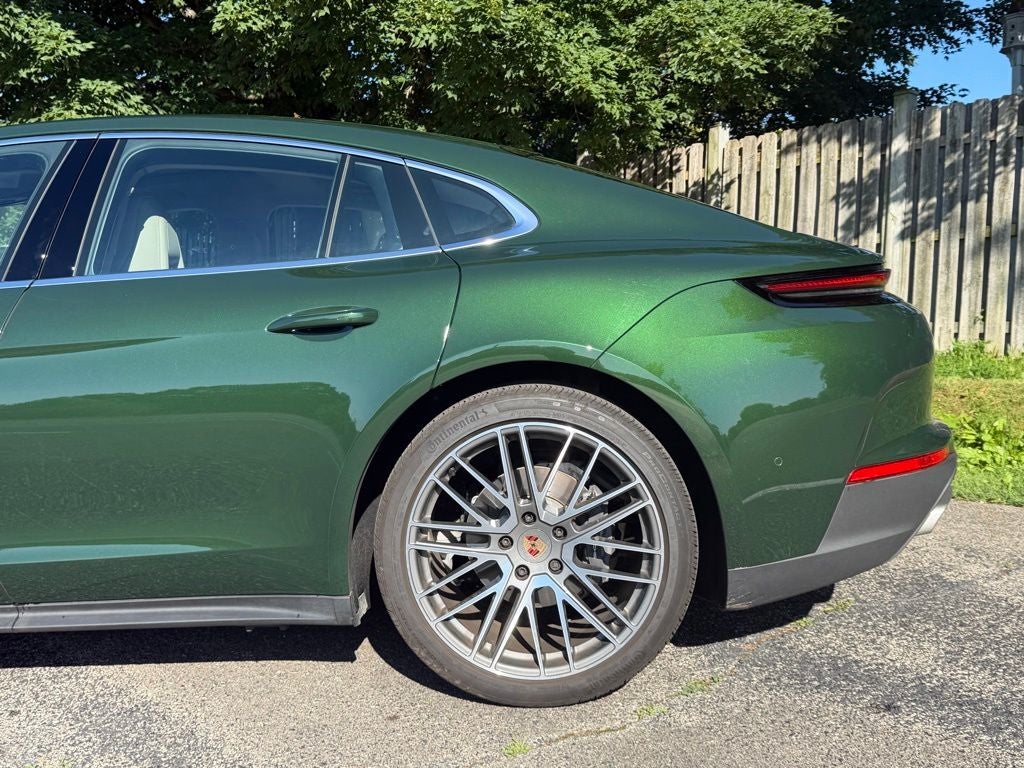2025 Porsche Panamera 4