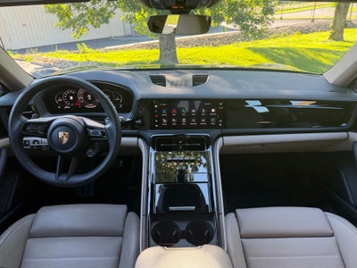 2025 Porsche Panamera 4