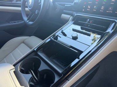 2025 Porsche Panamera 4