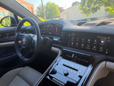 2025 Porsche Panamera 4