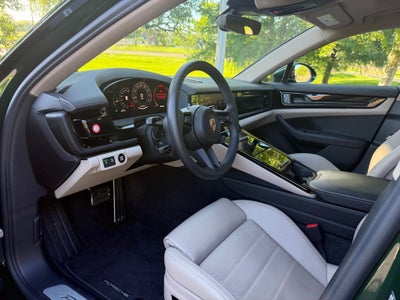 2025 Porsche Panamera 4