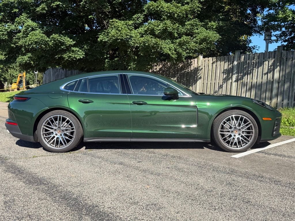 2025 Porsche Panamera 4