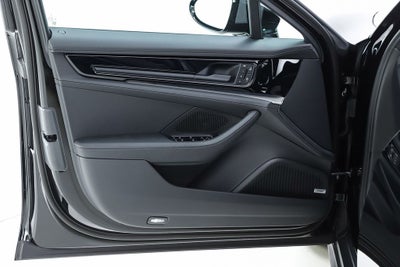 2026 Porsche Panamera 4