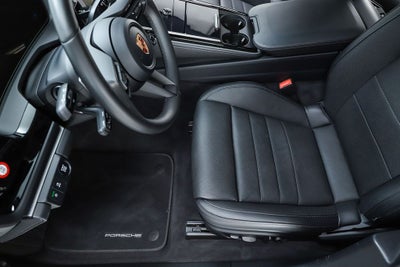 2026 Porsche Panamera 4