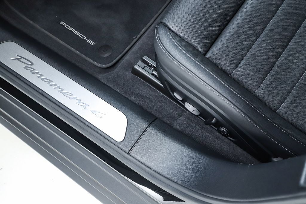 2026 Porsche Panamera 4