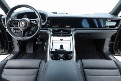 2026 Porsche Panamera 4