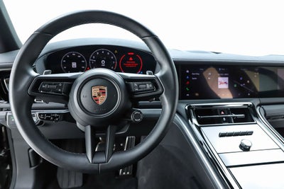 2026 Porsche Panamera 4