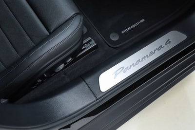 2026 Porsche Panamera 4